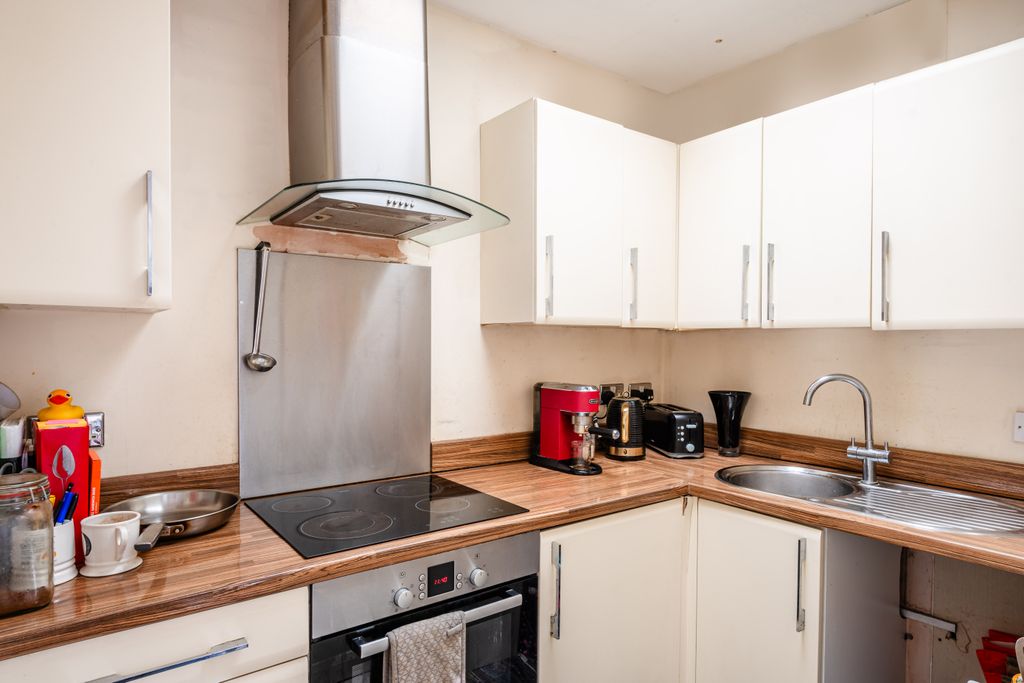 Property photo 3 of 7 3