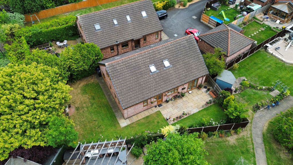 Property photo 3 of 21