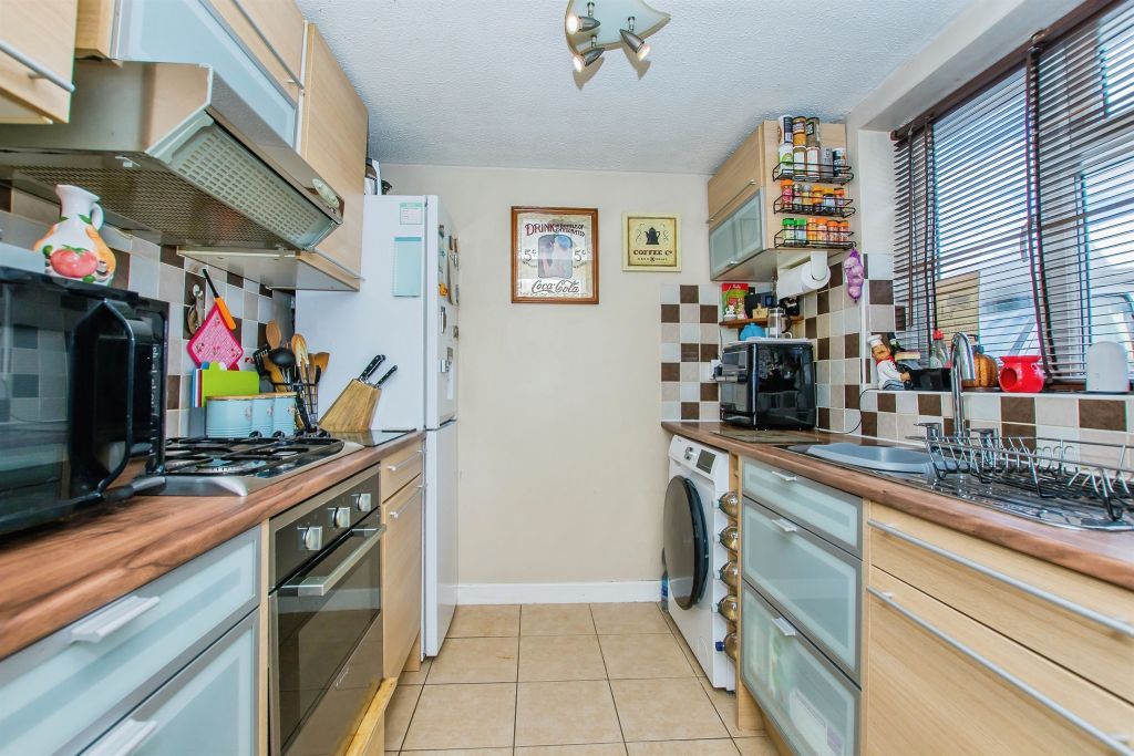 Property photo 2 of 17