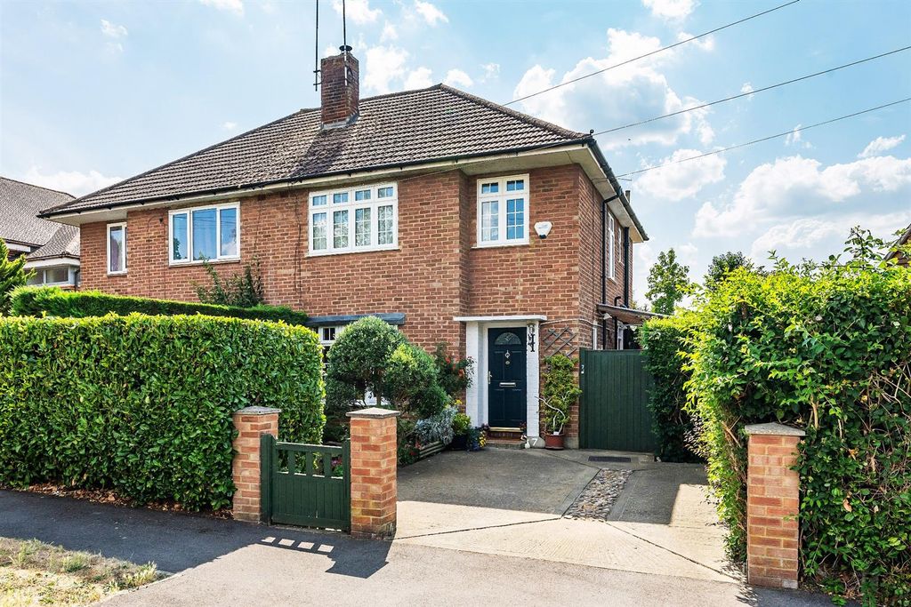 Property photo 1 of 13 .Middlemead-Road-12.Jpg