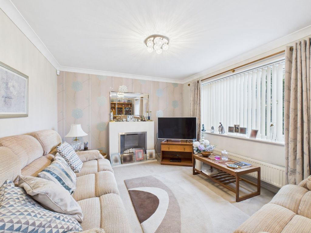 Property photo 2 of 19 4684203