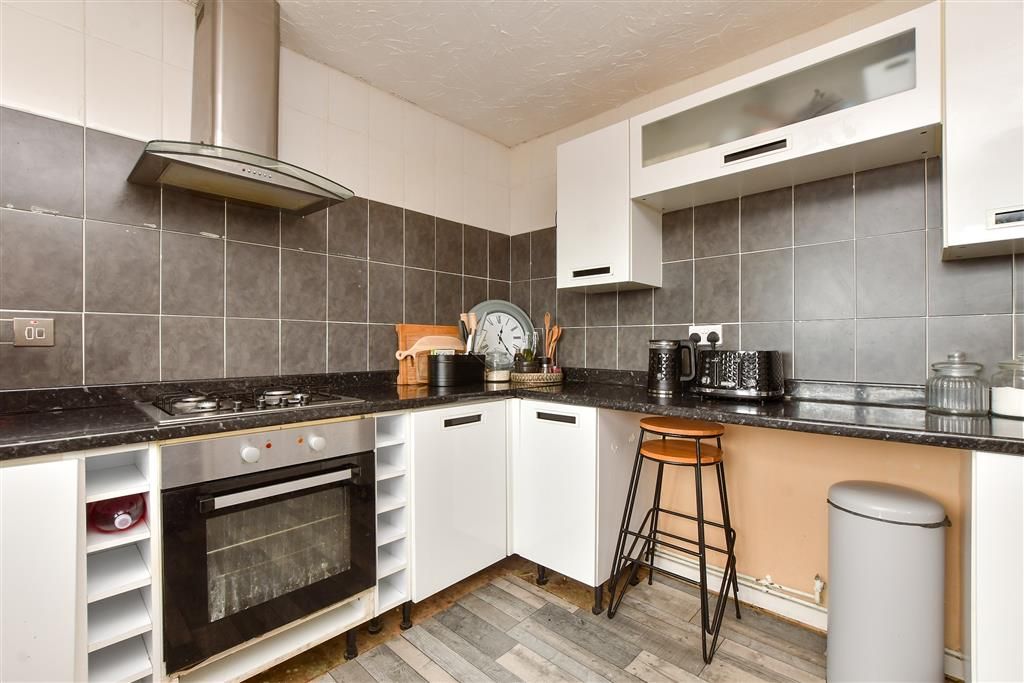 Property photo 1 of 8 Kitchen