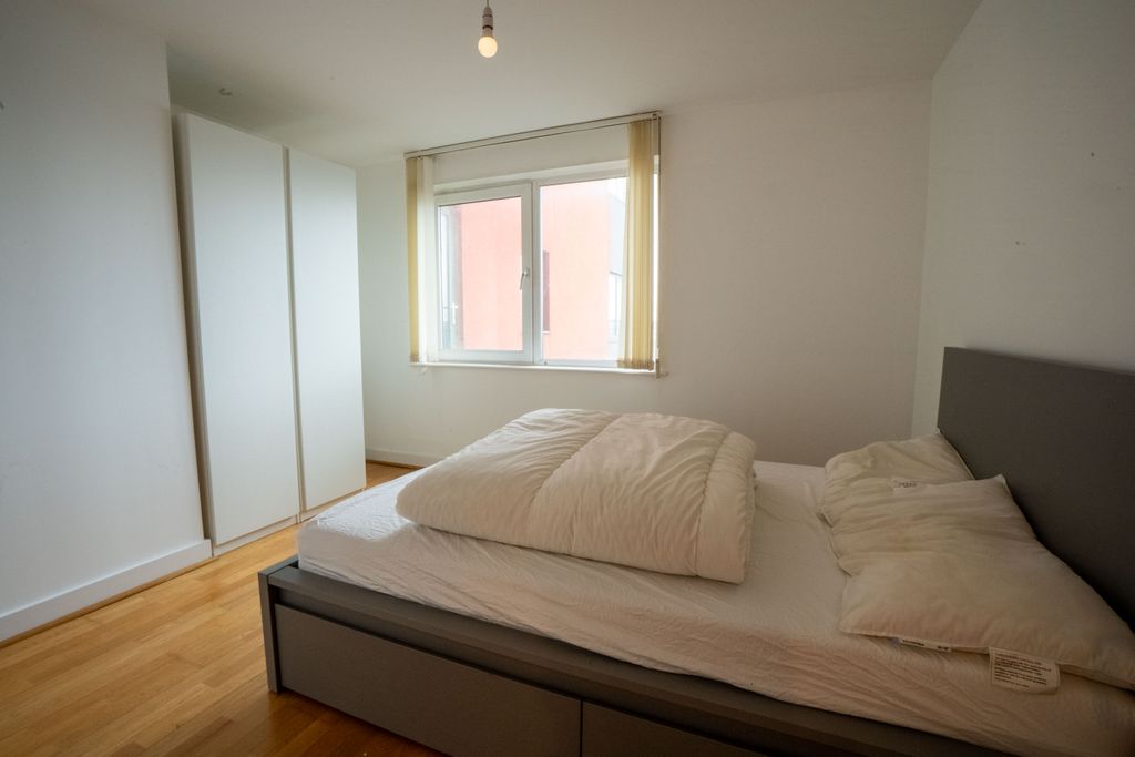 Property photo 3 of 6