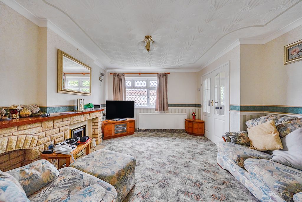 Property photo 2 of 13 Tern Gardens, Plympton