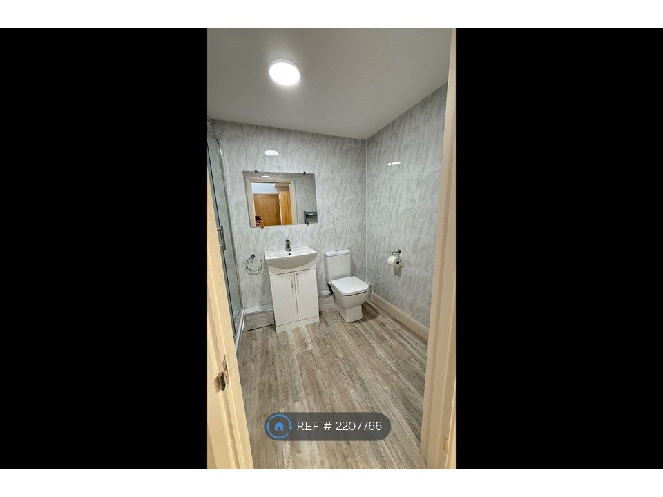 Property photo 3 of 7 Shower Room