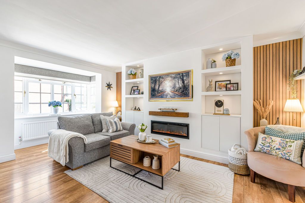 Property photo 2 of 37 Photo 19