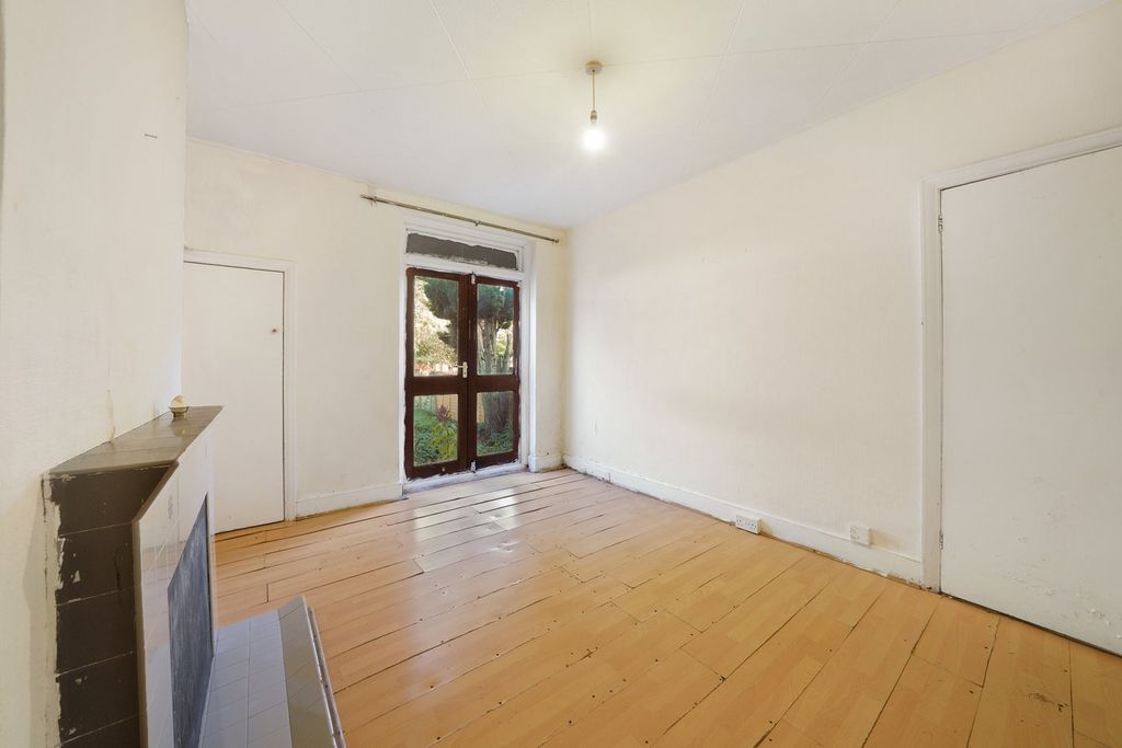 Property photo 3 of 8