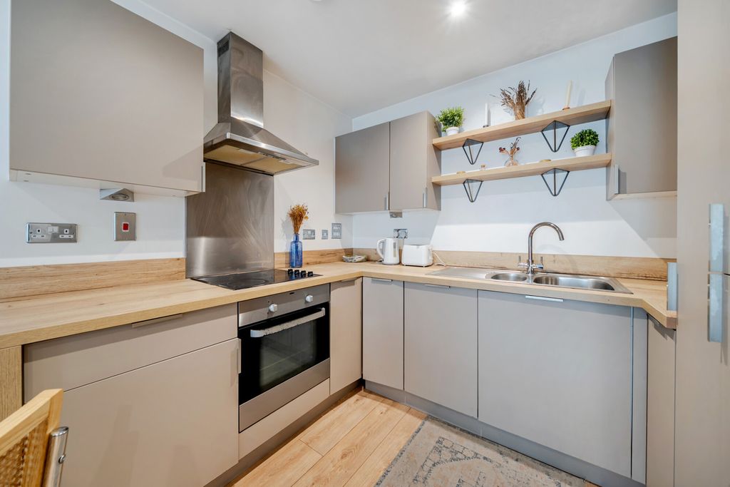 Property photo 2 of 19 1528978-14-6Accaa...