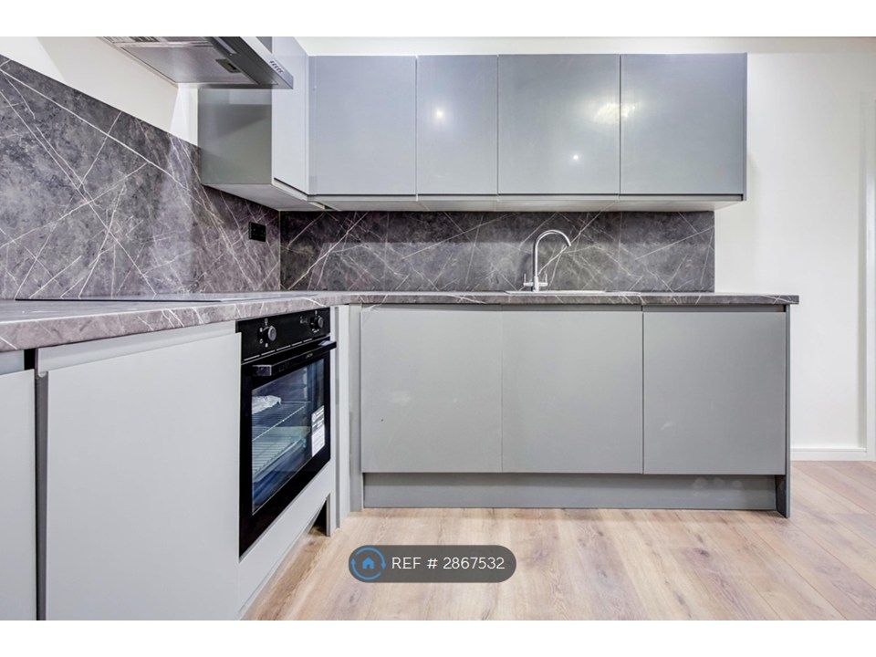 Property photo 2 of 34