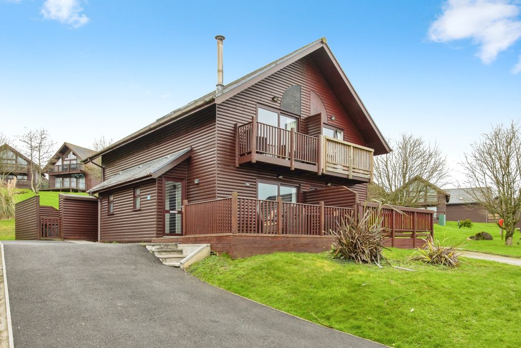 Property photo 1 of 17 Photography