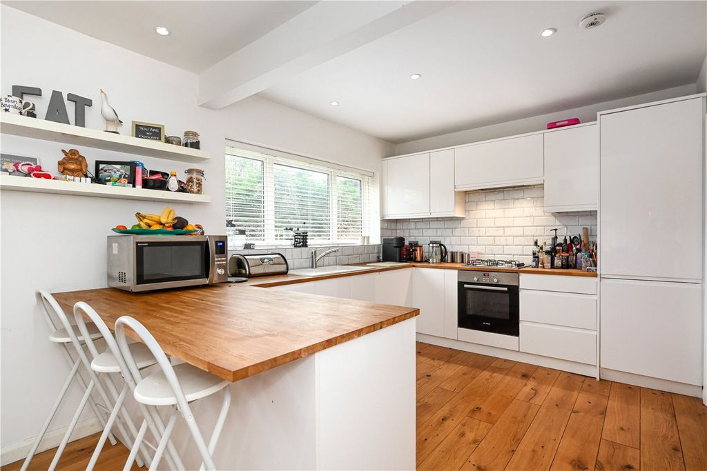 Property photo 3 of 16 Picture No. 24