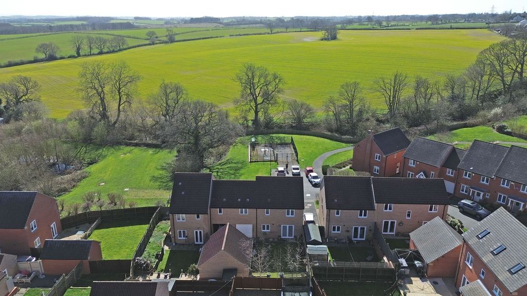 Property photo 2 of 25