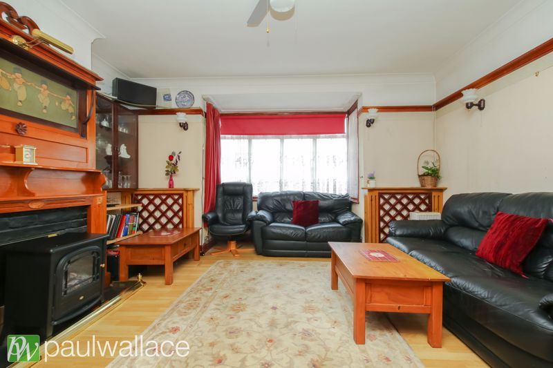 Property photo 2 of 18 Lounge