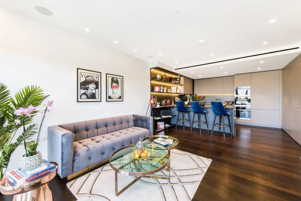 Property photo 2 of 20