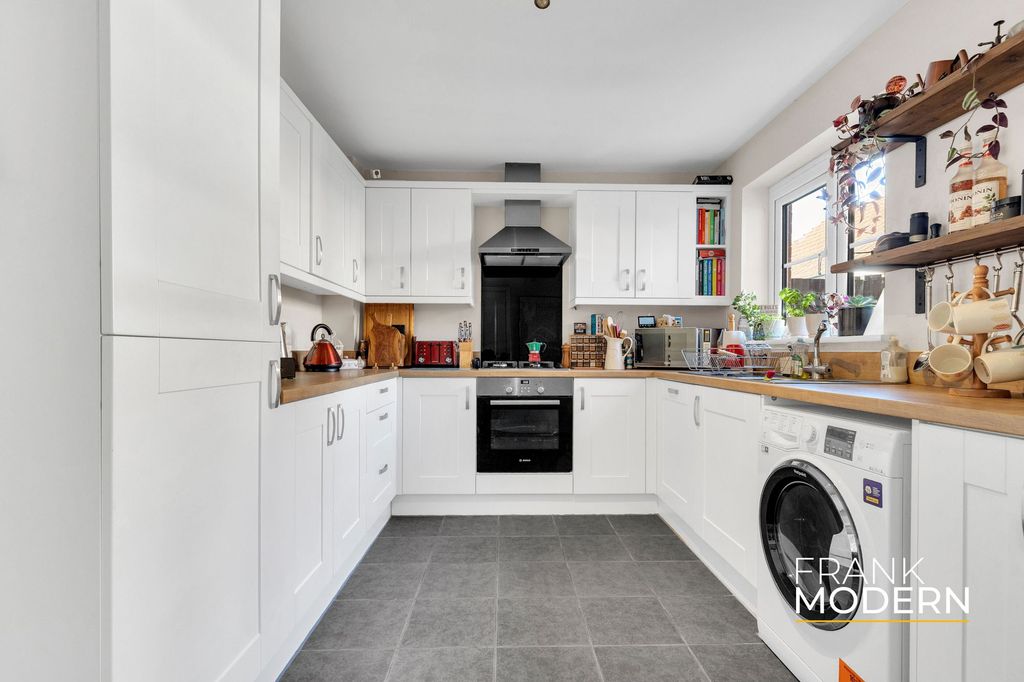 Property photo 3 of 29 Kitchen