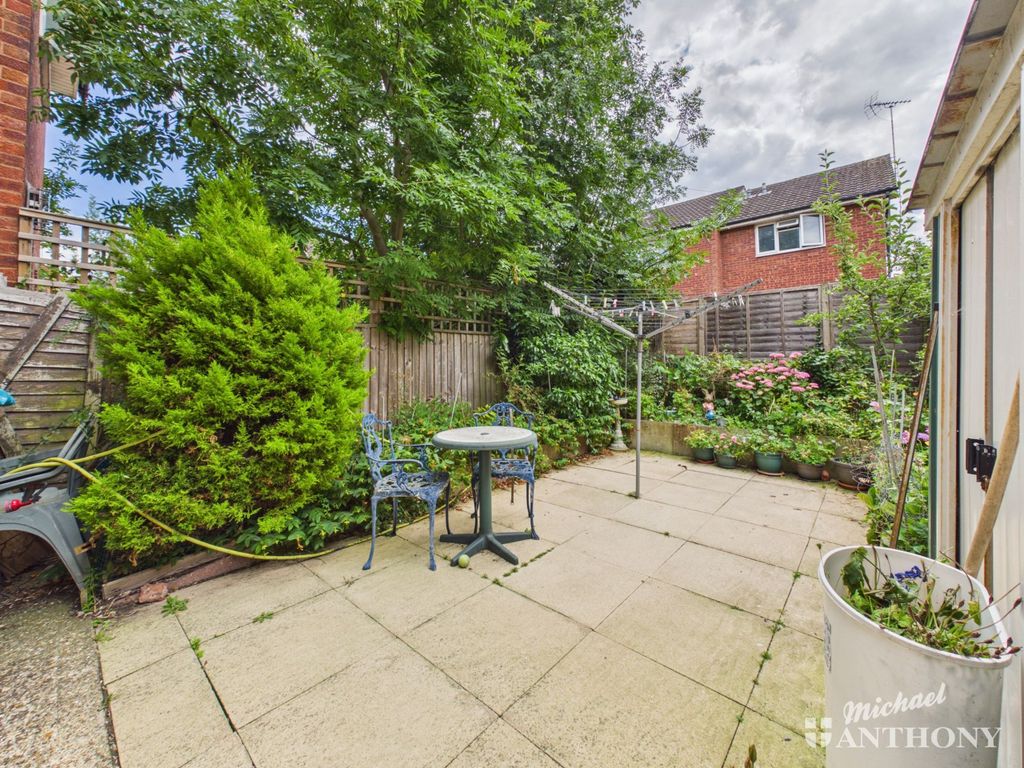 Property photo 3 of 11 Cam03852G0-Pr0716-Still007