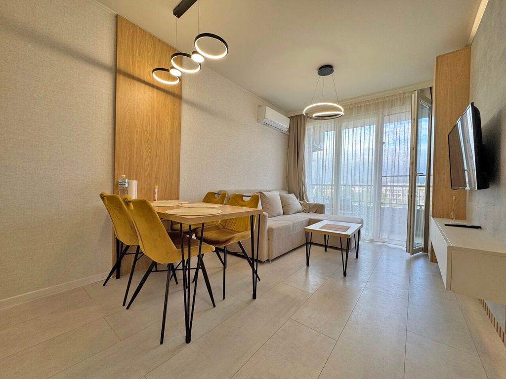 Property photo 2 of 10