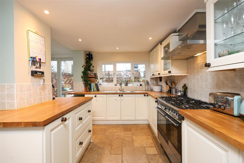 Property photo 3 of 29