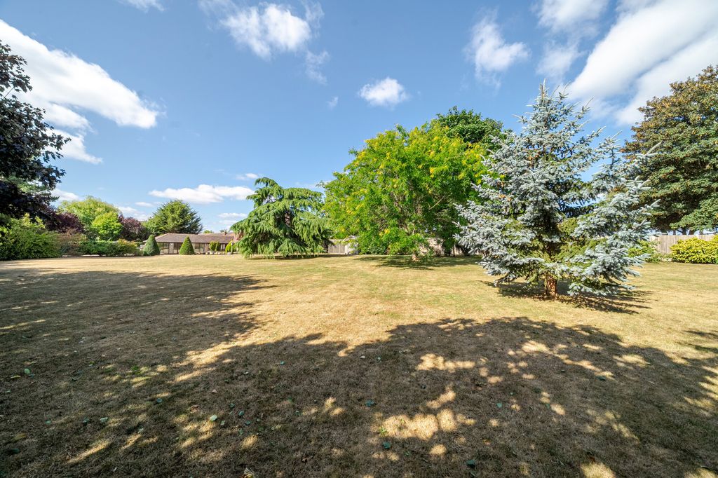 Property photo 3 of 18