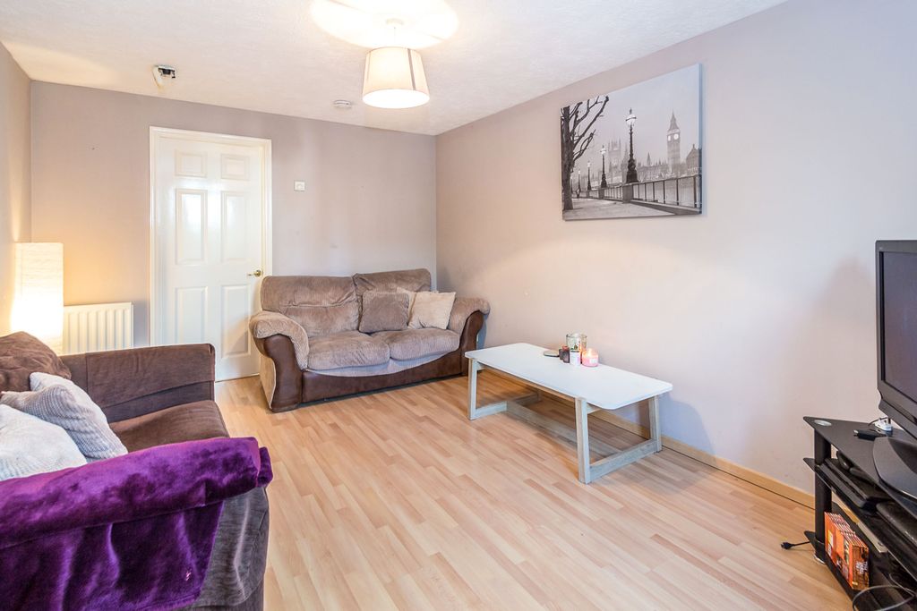 Property photo 2 of 12 Loungeb.Jpg