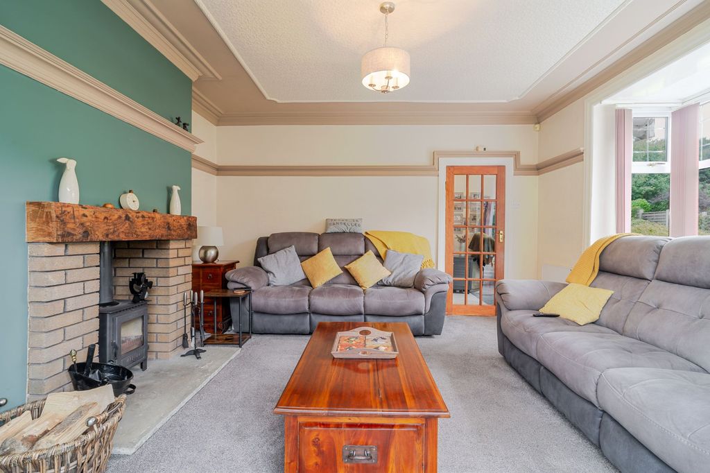 Property photo 3 of 31