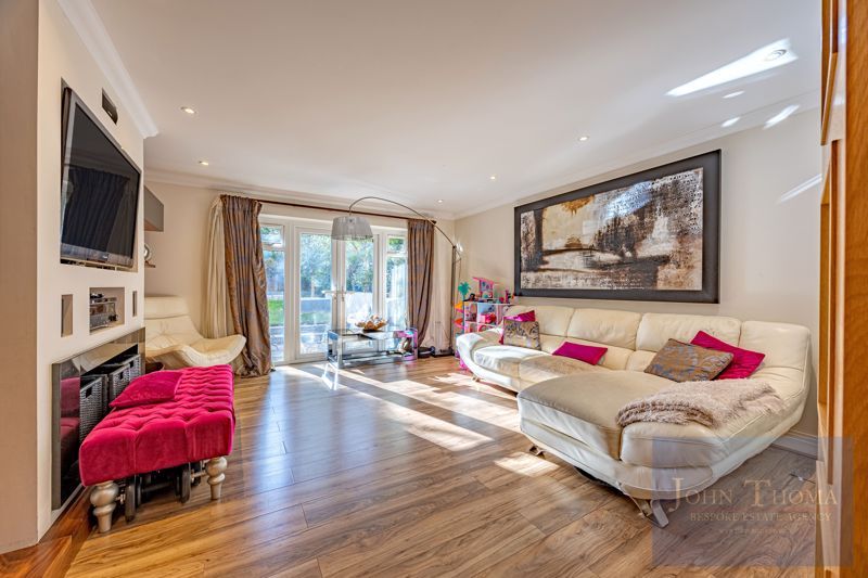 Property photo 3 of 16 Photo 3