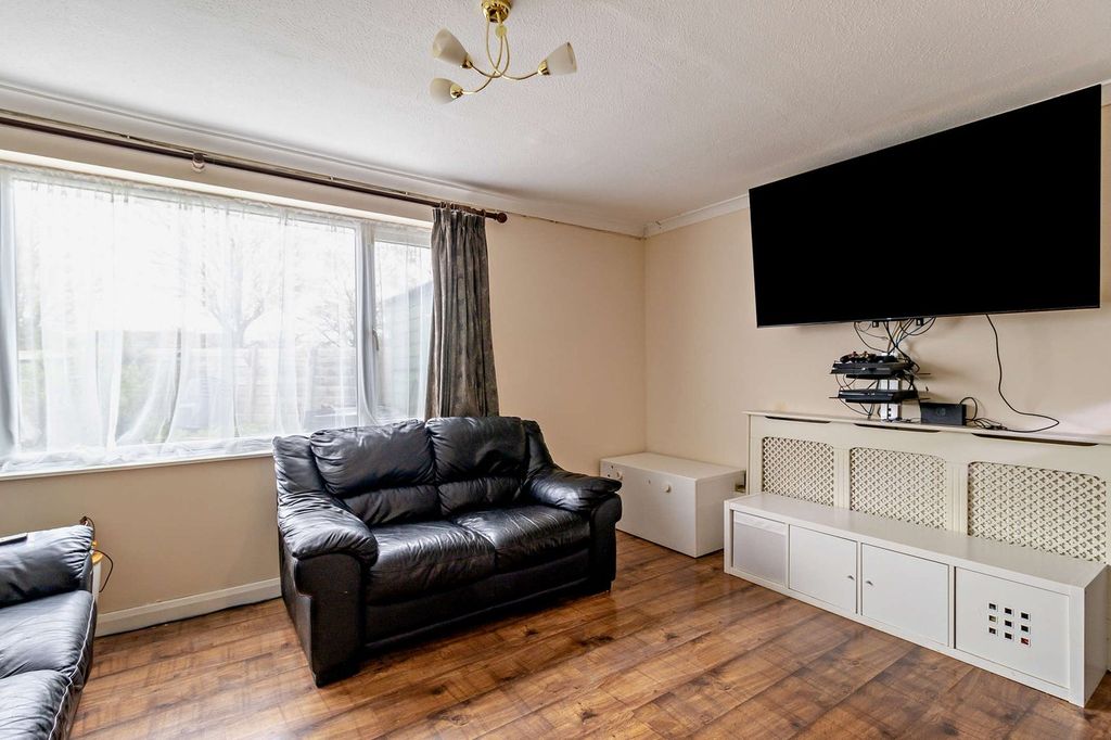 Property photo 2 of 19