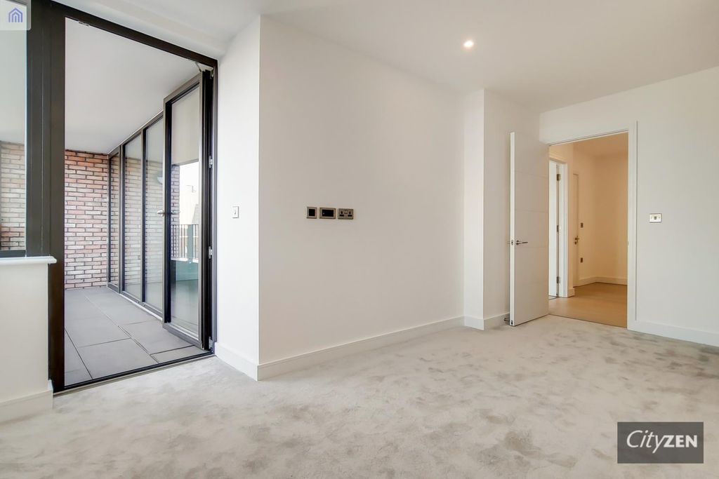 Property photo 3 of 21 Bedroom