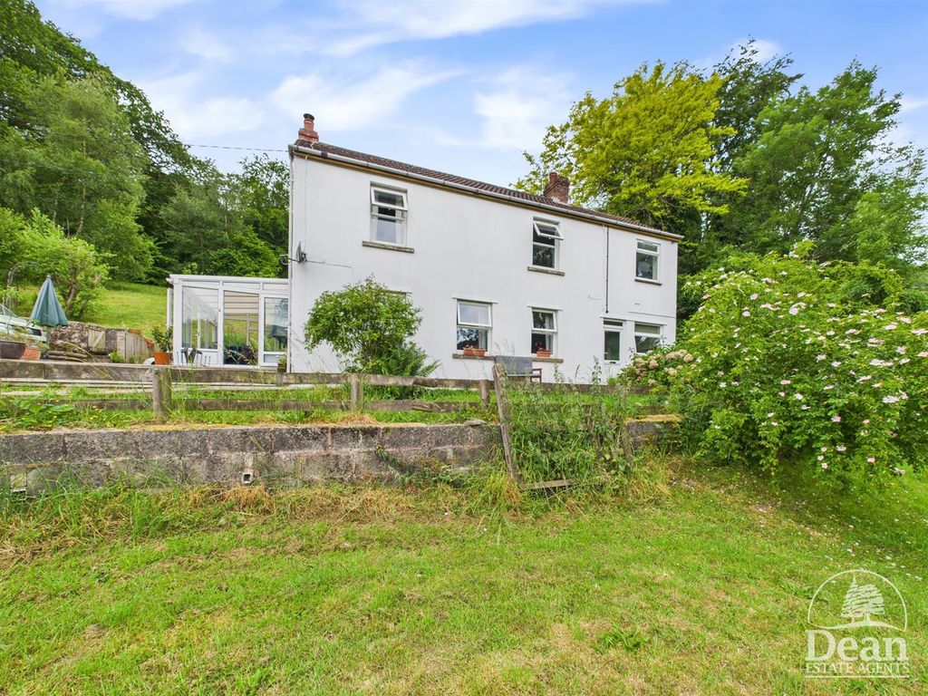 Property photo 2 of 28