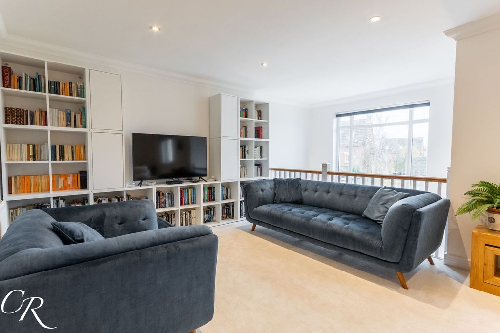 Property photo 3 of 21