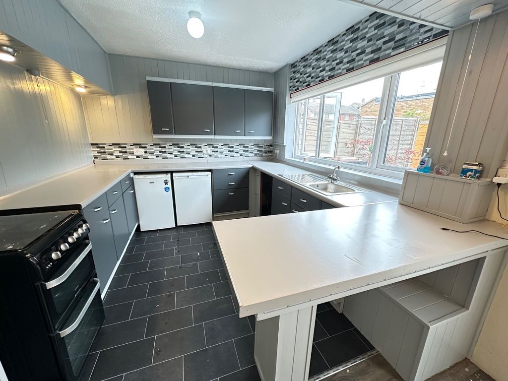 Property photo 2 of 13 4293651