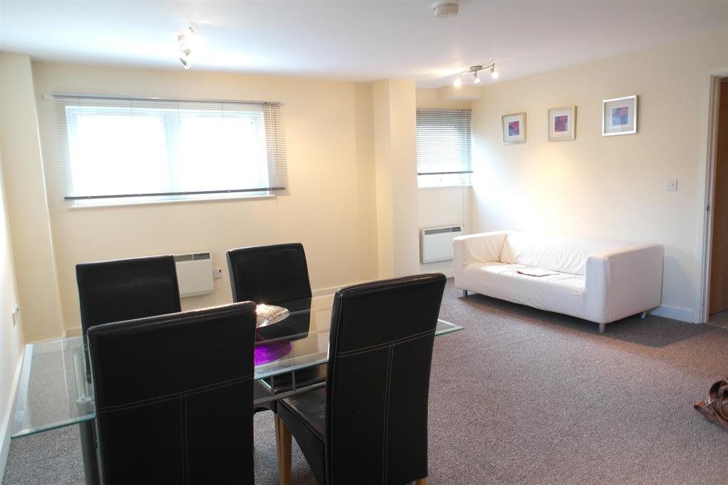 Property photo 3 of 9 R7Wka_5Npcr0_D3Oxl6Prv73Sp4