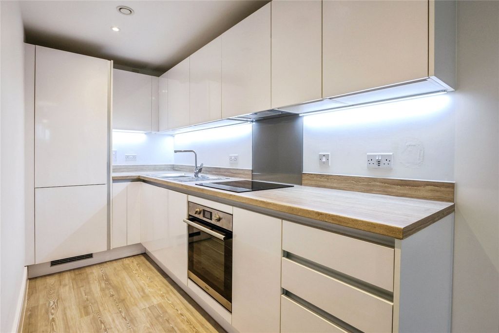 Property photo 2 of 19 Picture No. 08