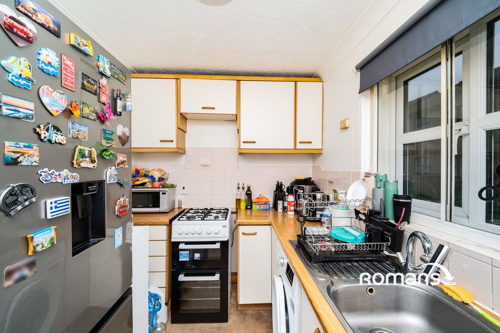 Property photo 3 of 10 Photo