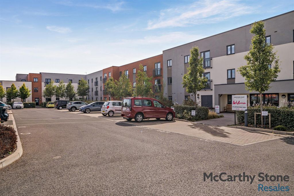 Property photo 1 of 19 Kingfisher Court