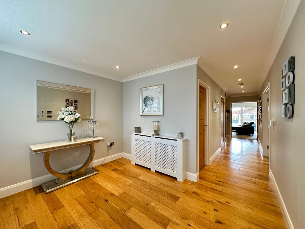 Property photo 3 of 24 Entrance Hall