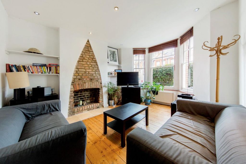 Property photo 1 of 9