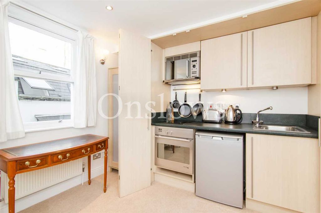 Property photo 2 of 5 Studio Room Kitchen Area