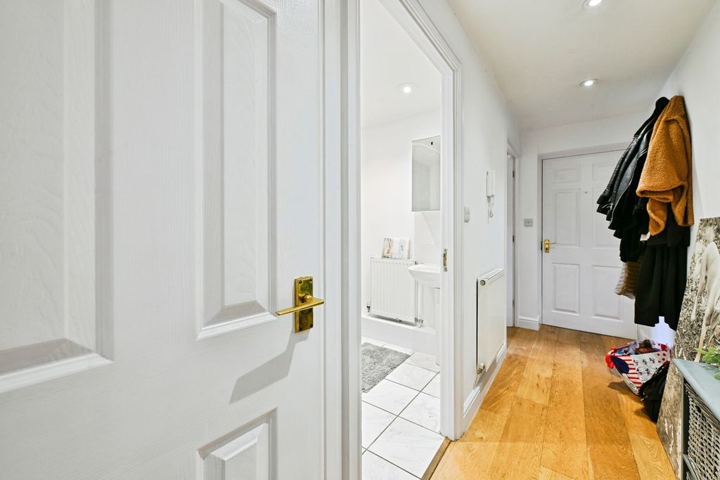 Property photo 2 of 14 Pbox-Img.Jpg