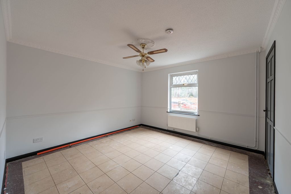 Property photo 3 of 9 Dsc_2721-Hdr