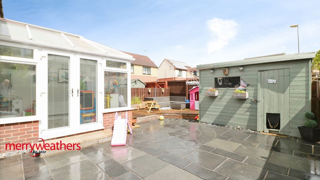 Property photo 3 of 16 External