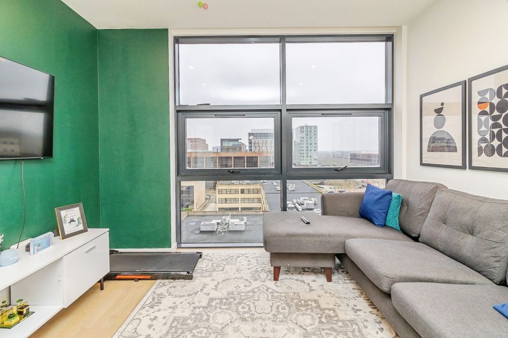 Property photo 2 of 20 Pbox-Img.Jpg