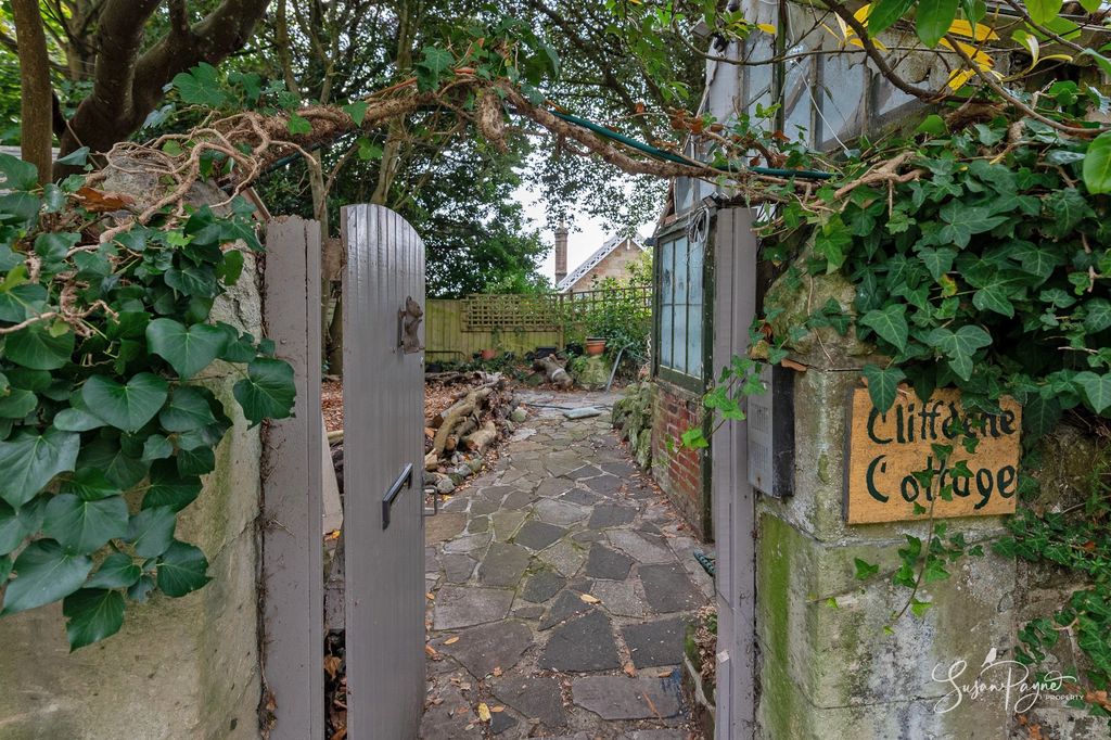 Property photo 2 of 29 Entrance