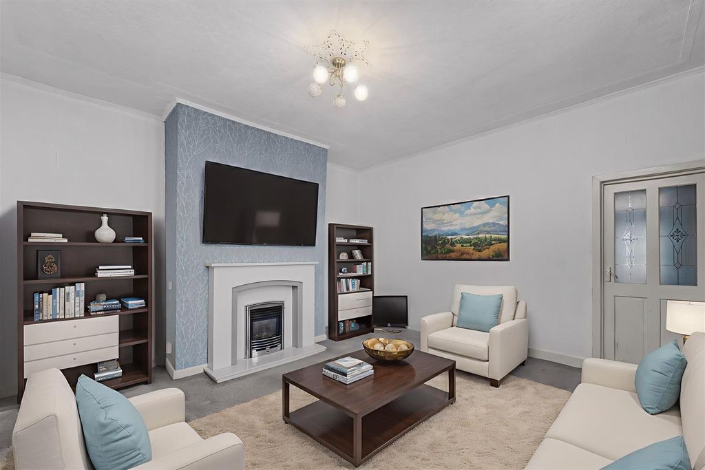 Property photo 1 of 27 Dsc03798 - Living Room - Standard - 1.Jpg