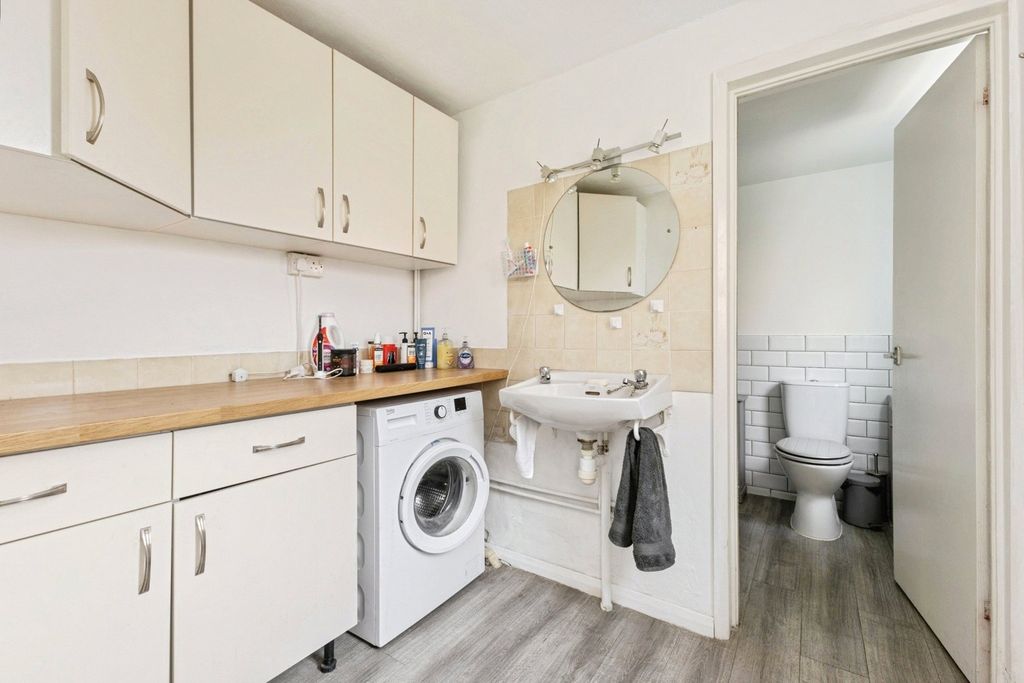 Property photo 3 of 17 Photo