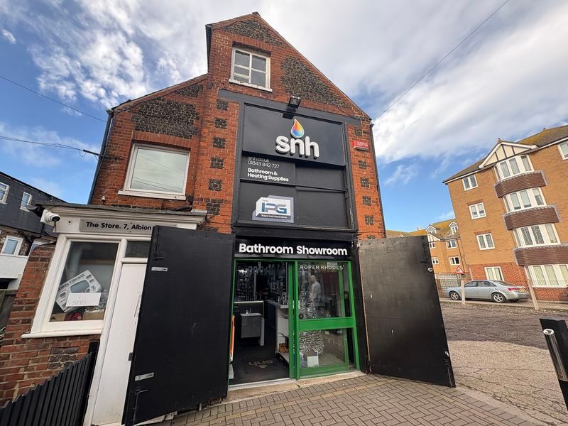 Property photo 1 of 9 Photo 7