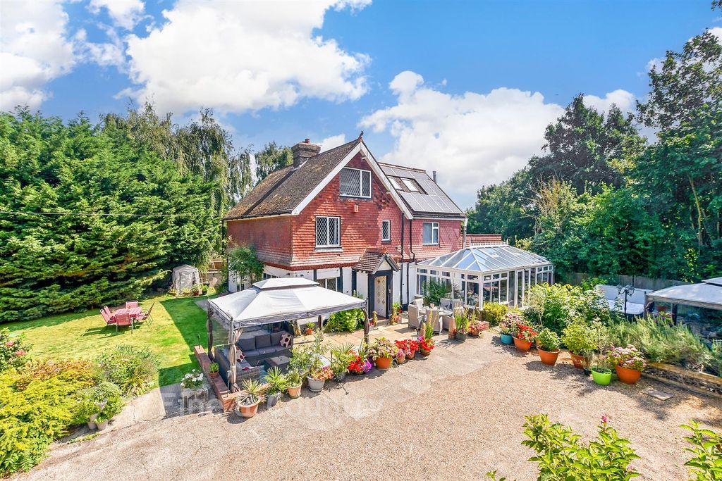 Property photo 1 of 16 External