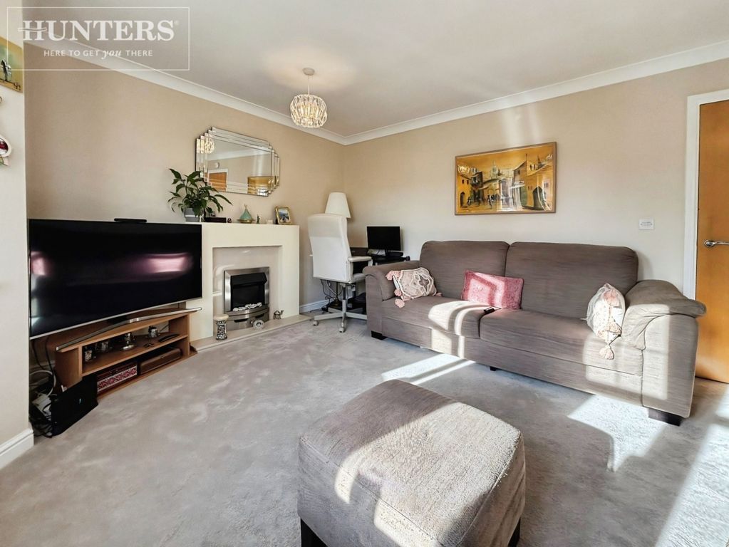 Property photo 3 of 8 Pbox-Img.Jpg