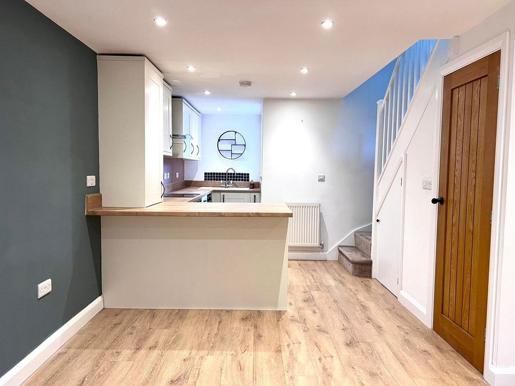 Property photo 2 of 12 B