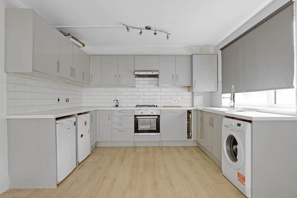 Property photo 2 of 8 09-2741Jhhgll - 4 Forbes Court - 25-Small